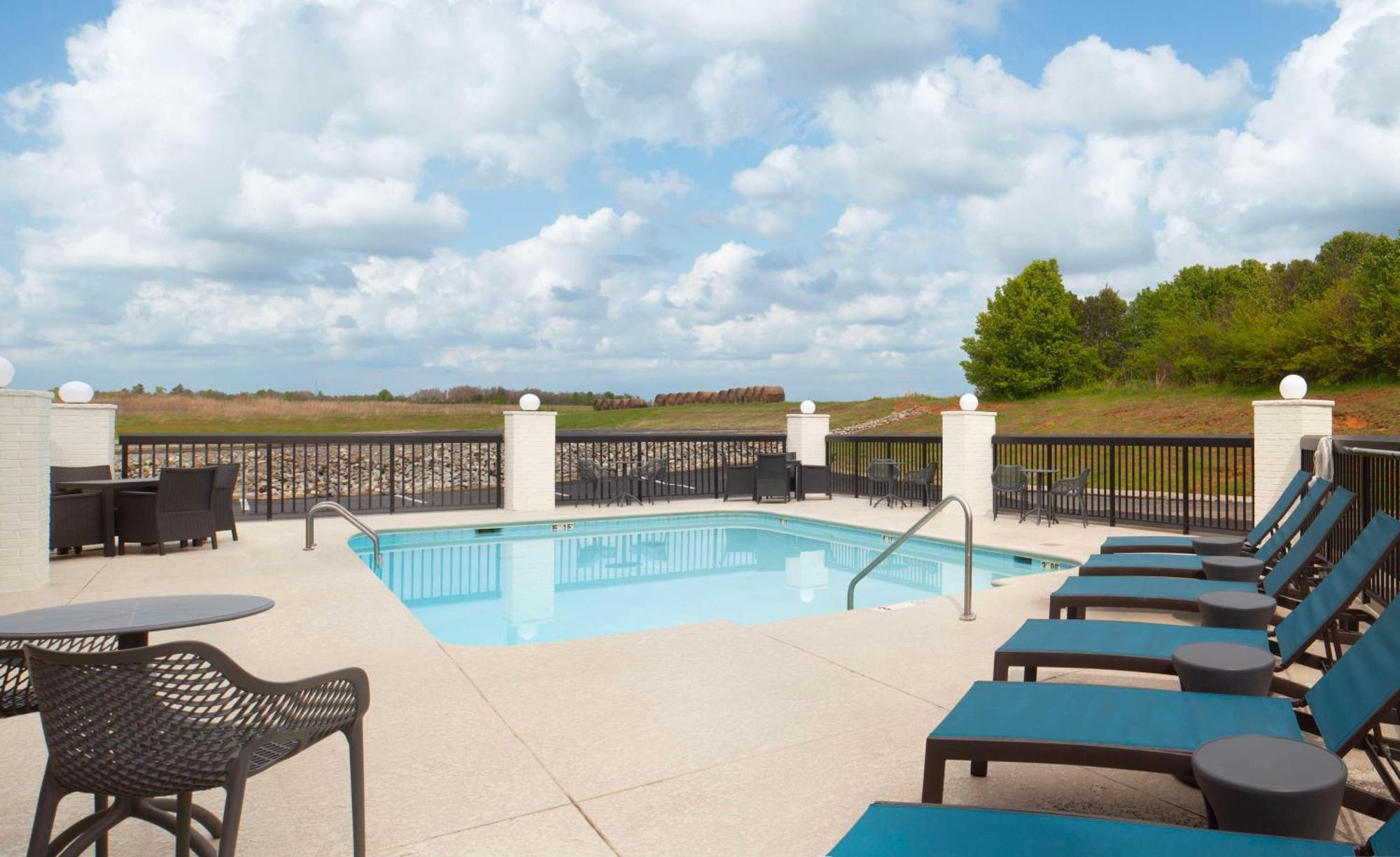 Hampton Inn Athens Bagian luar foto